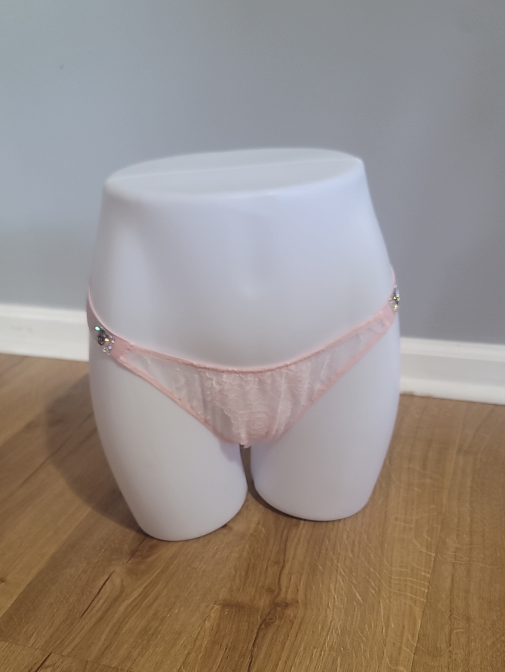 Victoria's secret very sexy shine strap lace Brazilian crotchless panty LARGE